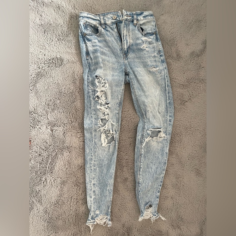 White wash straight leg ripped jeans from American eagle